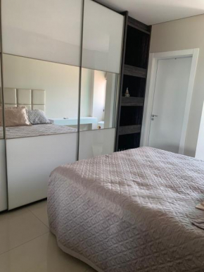 Suíte para duas pessoas em apartamento familiar